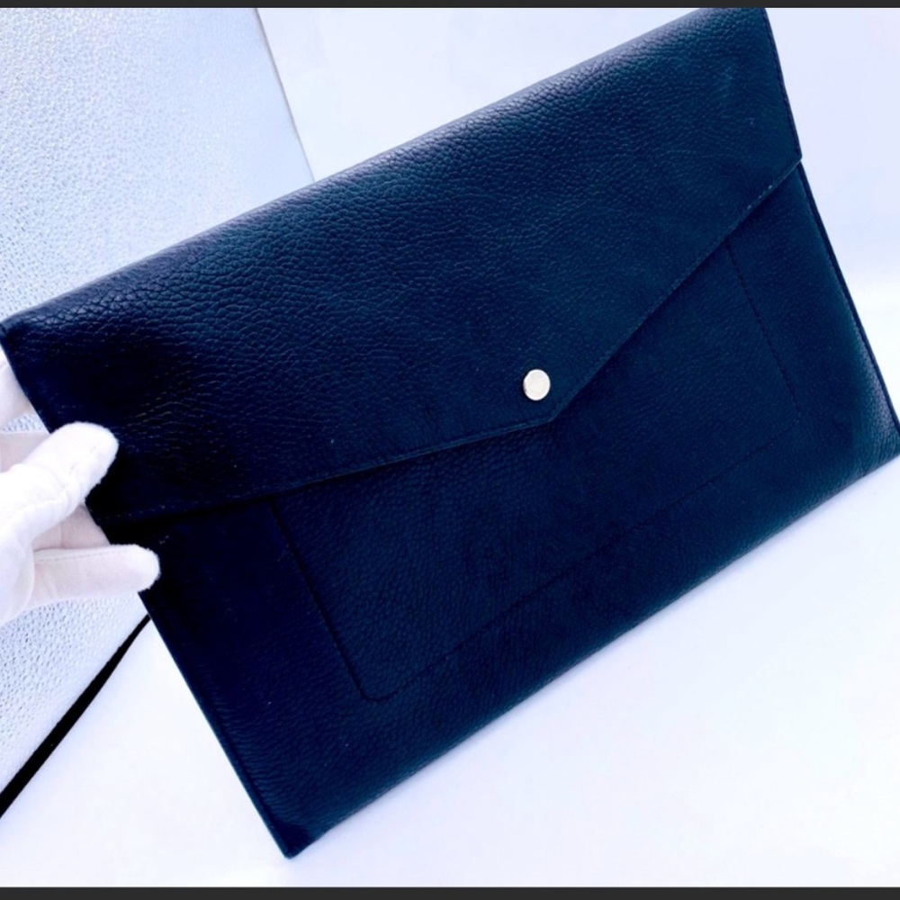 EUC Louis Vuitton Black Taurillon Leather Envelope Pochette GM